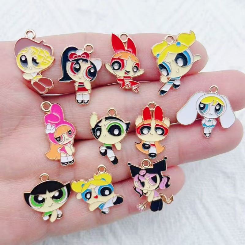 Party Games Birthday - 10個入り 合金製オイルドリップ漫画ガールペンダント、DIYジュエリー製作イヤリングキーホルダーアクセサリー
