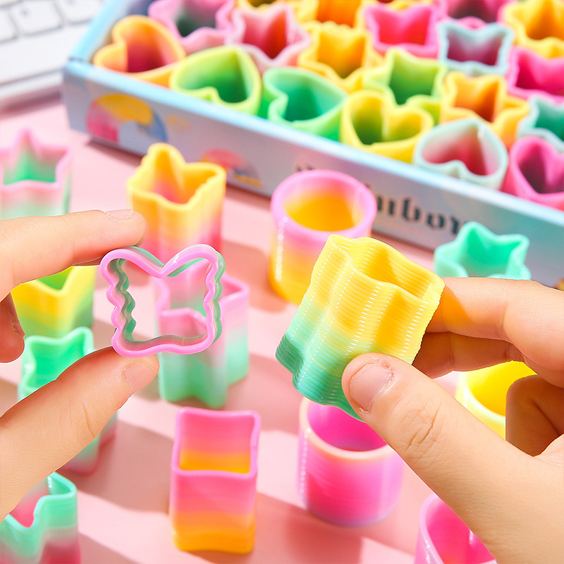レインボーマジックスプリングスサークルおもちゃ 子供用 柔軟 - Party Games Birthday のレビューと価格