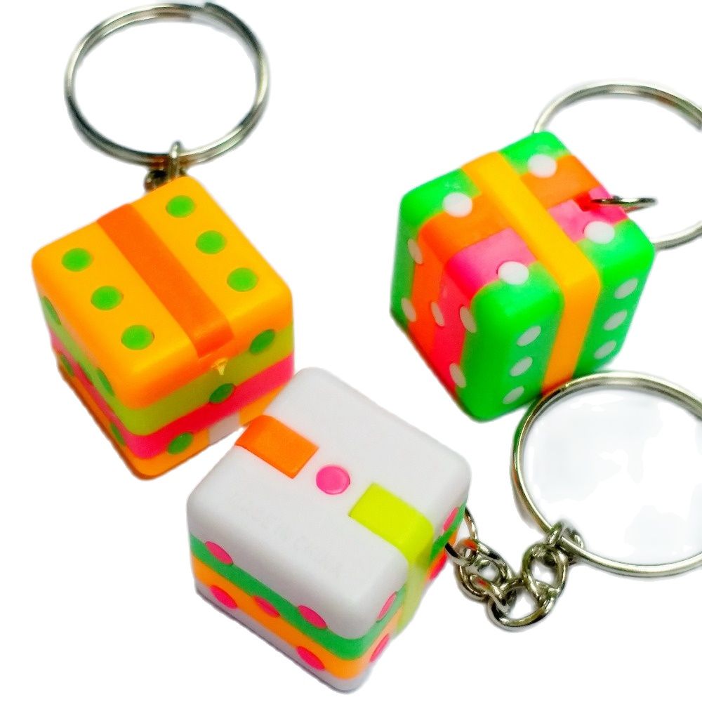 キューブパズルキーホルダー、誕生日パーティーの記念品ゲーム、 - Party Games Gamecube のレビューと価格